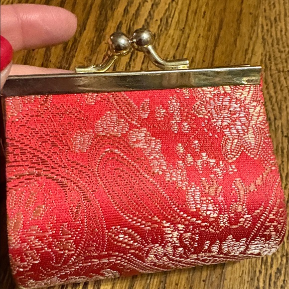 Vintage Silk Floral Kisslock Coin Purse- EUC - Picture 2 of 8